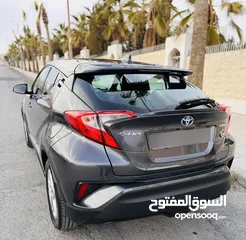  8 تويوتا Toyota CHR Limited 2022 كويتيه غير مجمركة فحص كامل وبحال الوكالة