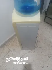  1 كولر للبيع بسعر مغري جدا شغال حامي بارد لا توجد مشاكل للتواصل واتس اب