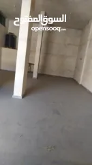  2 مخازن للايجار بالقرب من دوار عزموط على الشارع الرئيسي  مساحة 140 متر مربع