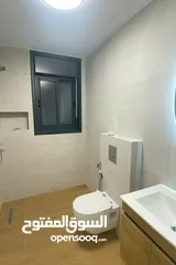  6 4 استوديوهات للبيع