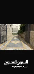  5 محل مع مساحة خارجية مبلطة مشتلفوت