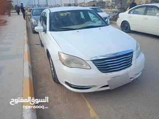  4 سيارة  للبيع c200