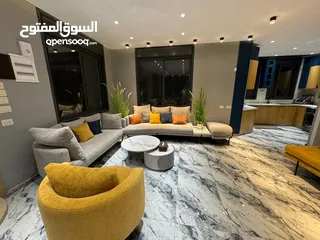  9 فيلة طابقين رائعة وفخمة جدا جدا مع العفش الفاخر وموقع خلاب واطلالة رائعة
