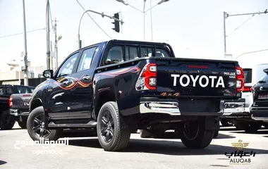  7 بيك اب Toyota Hilux 2024 لون كحلي