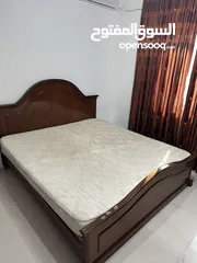  1 غرفة نوم كاملة لون عسلي خشب ثقيل