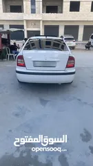  4 سكودا اوكتافيا 2000