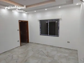  30 شقق سكنية للبيع