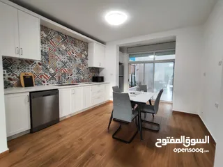  24 شقة مفروشة فخمة مع حديقة خاصة للإيجار في عين منجد