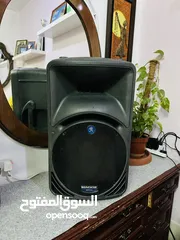  1 Mackie srm-450 Active speaker