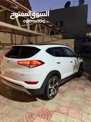  4 هيونداي توسان 2017