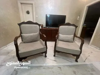  8 طقمين كنب فاخرين لغرفة الجلوس للبيع