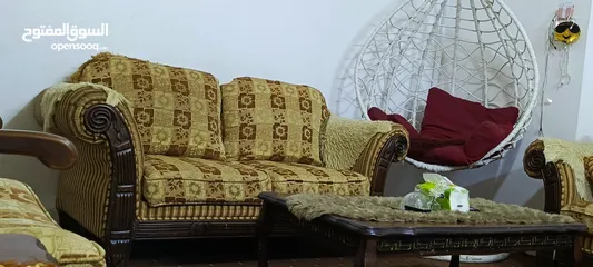 1 طقم كنب ب7مقاعد خشب سويد