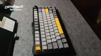  4 للبيع كيبورد AJAZZ AK820 بحالة ممتازة