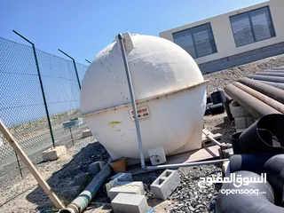  10 porta cabin and water tanks