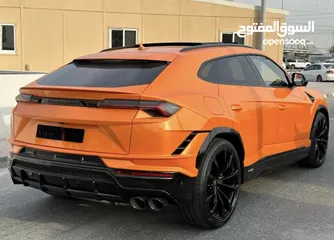  17 Lamborghini Urus 2024