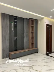  11 عرض فاخر - لم تسكن - طريق المطار - بتشطيبات خاصة - ترس بإطلالــــه بانوراما