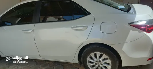  5 Toyota corolla xli 2018 pearl white