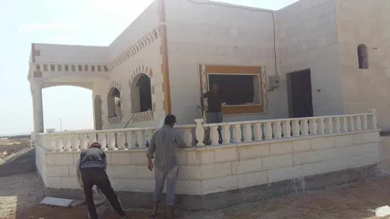  7 تكحيل وبناء الحجر وتنظيف الحجر رملي ومائي والحديد بالرمل