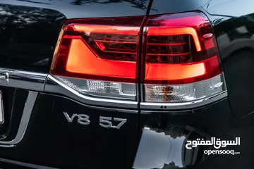  5 تويوتا لاندكروز 2020 VXS أسود للبيع
