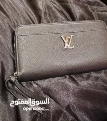  1 LOUIS VUITTON WALLET