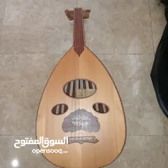  5 عود زرياب مع شنطه تبعه و ريشتين .