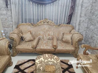  2 طاوله تلفزيون بحاله الوكاله