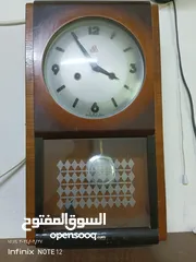  1 ساعة بندول قديمه جدا وشغاله