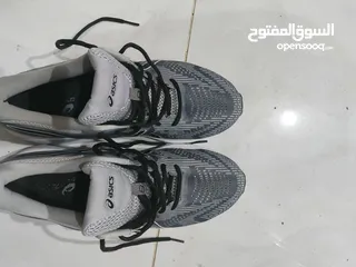  5 جوتي رياضي نوع Asics بحالة الجديد