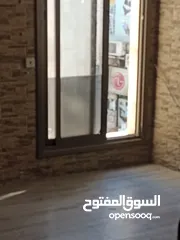  6 محل تجاري طابق ثاني مطل على الشارع ومدخل على الشارع مساحة 150متر مع برندة