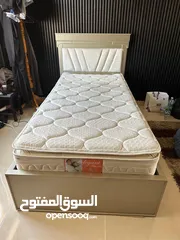  1 سرير مفرد مع فرشة طبيه بحالة الجديد