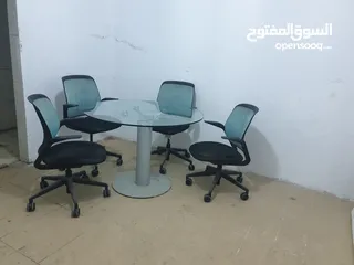  5 طاولة زجاج سيكوريت مع كراسي