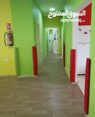  27 حديقة مرورية 4متر في 4 متر مع شواخص مرورية وسيارات.