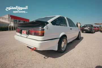  3 Toyota Corolla AE86 Levin 1984