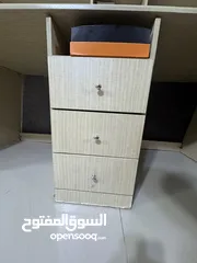  8 مكتب أثاث مكتبي خشبي مع جوارير وخزاين للمنزل لغرفه نوم او غرفة عمل حجم كبير واجهه كامله للبيع
