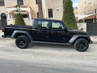  4 Jeep Gladiator Sport 2021