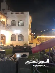  4 شقه طابق من فيلا  من المالك مباشره يومي