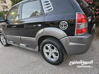  2 Hyundai Tuscan