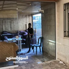  9 ‎ جميع قياسات زجاج سكريت مستعمل بحالة الجديد ‎ويوجد زجاج سكريت جديد وتفصيل ‎ويوجد ستانلس ستيل/