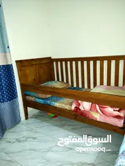  5 للبيع سرير اطفال ممتاز kids bed (cot)