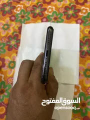  11 موبايل البيع