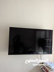  1 Hisense smart TV in excellent condition