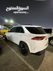  4 Mercedes GLE 53 AMG