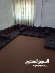  3 طقم فرشات بحاله ممتازه اربع فرشات واربع مساند واربع ركيات