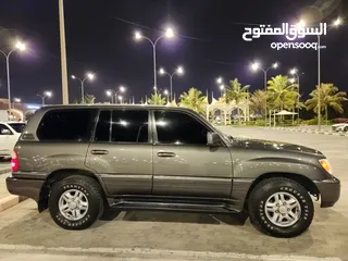  10 ستيشن لكزس كلاسيك للايجار اليومي صلالة   classic lexus LX 470 for rent in  Salalah