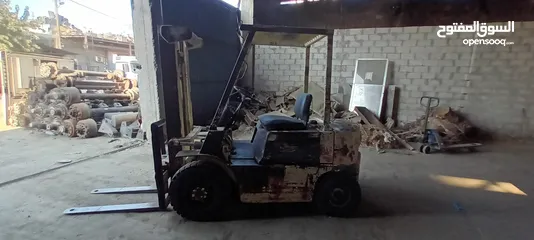  12 رافعه  حمولة 2 طن ديزل مبتسوبيشي  او للبدل على سياره forklift