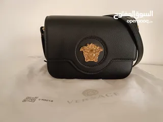  1 حقيبة نسائية نوع Versace اصلي