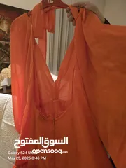  12 فساتين وقفطان وجلابيات منوعة للبيع