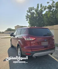  6 Ford Escape 2015 for urgent sale due to travelling. فورد اسكيب نضيف جدا, 2015 للبيع لدواعي السفر.