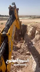  28 جرافة او حفارJCB للايجار يوميا او مقاول او  بساعة نخوذ جميع الحفريات وطم جميع الساسات مع وجود مدحلة
