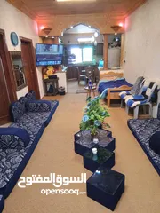  1 شقه للبيع مع السطح وحق الاعتلاء